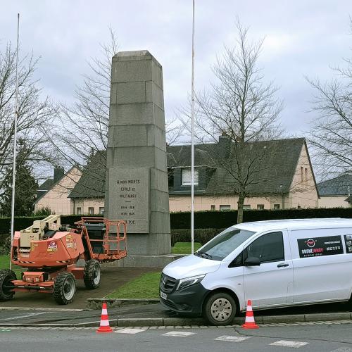 Nettoyage d'un Monument du Souvenir - Prestations aériennes et communication d'entreprise par drone en Normandie