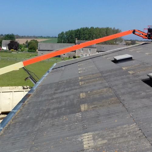 Traitement par pulvérisation d'une toiture Industrielle dans la Manche - Prestations aériennes et communication d'entreprise par drone en Normandie