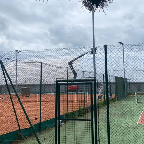 Nettoyage d'un dôme de terrain de tennis - Prestations aériennes et communication d'entreprise par drone en Normandie
